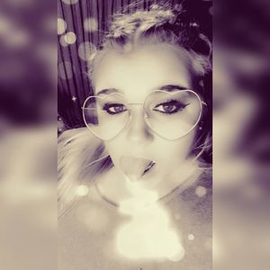 Meet your Posher, Eva